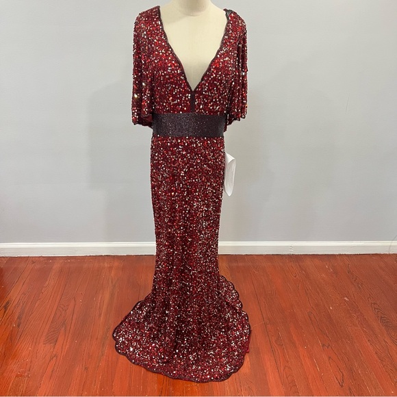 Mac Duggal Embellished Sequined Plunge Scalloped V-Neck Cape Gown Wine - Reemoly - Picture 5 of 17